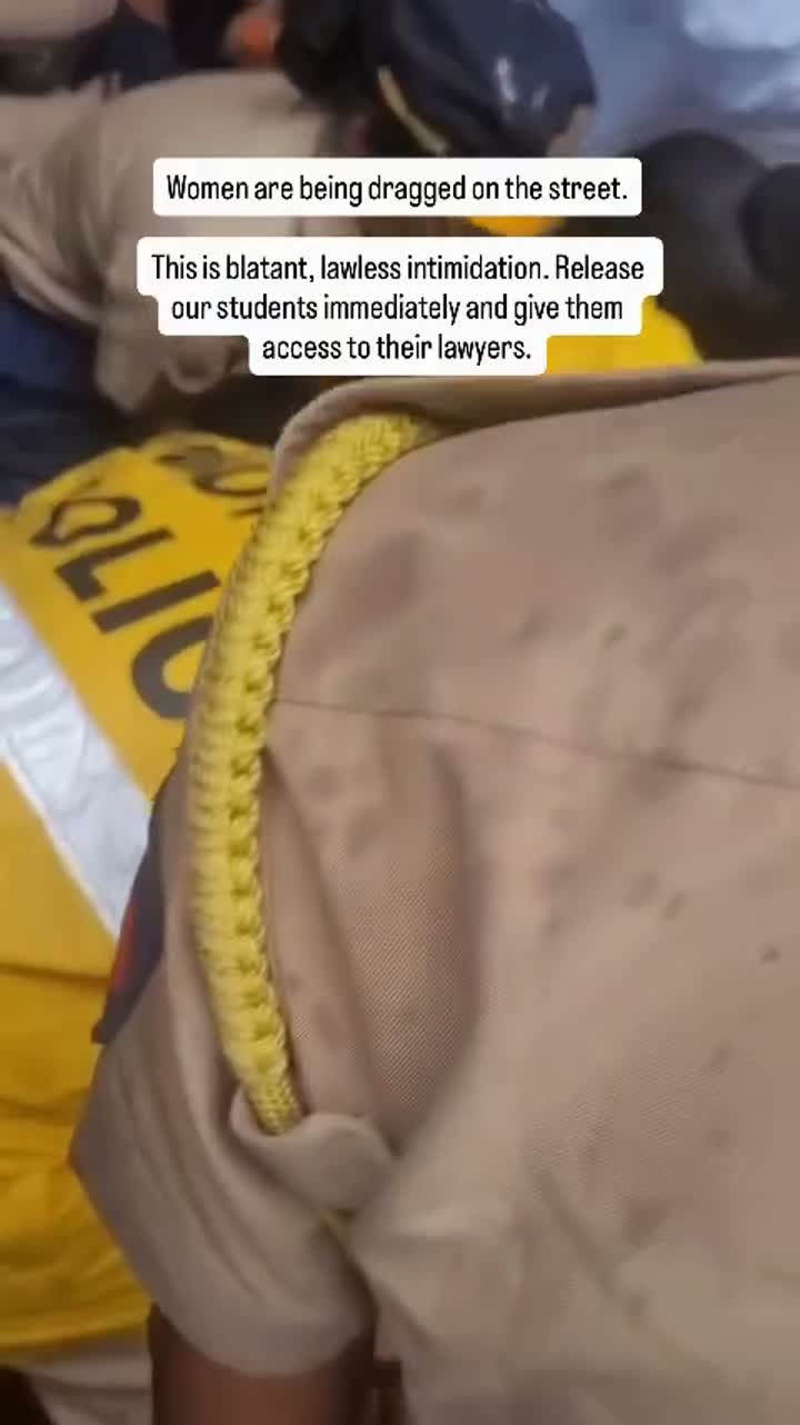 Caption alleges women dragged and demands student release, Mumbai Police visible